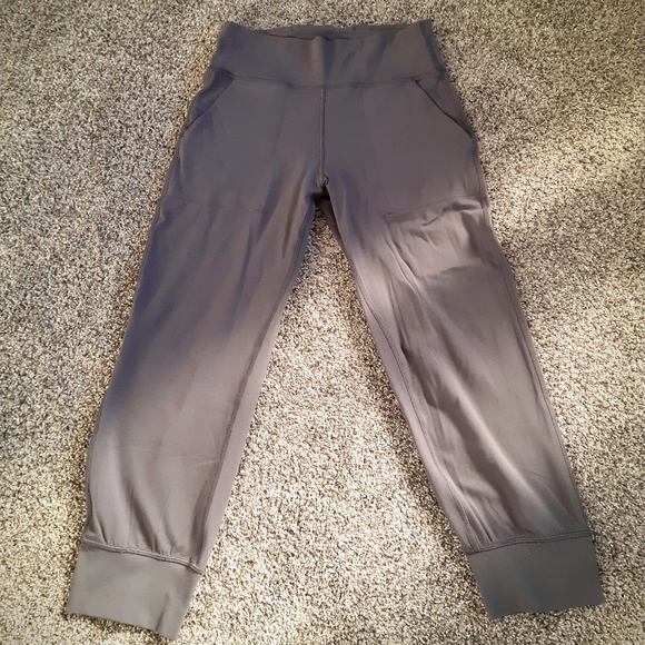 Lulemon Jogger Align Crop SIZE 6